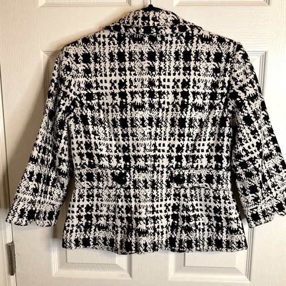 White House Black Market Blazer - Picture 2 of 4
